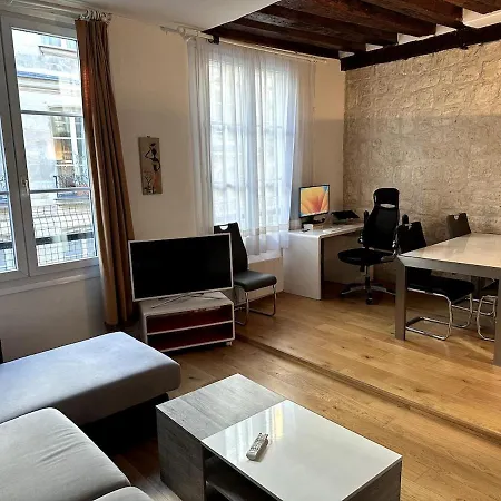 Parisian Modern Flat 10 Min Walk To The Louvre Paris