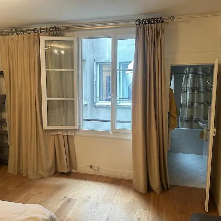 Apartment Parisian Modern Flat 10 Min Walk To The Louvre Paris