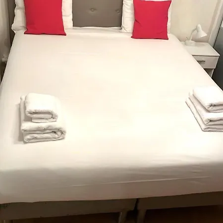 Parisian Modern Flat 10 Min Walk To The Louvre Paris